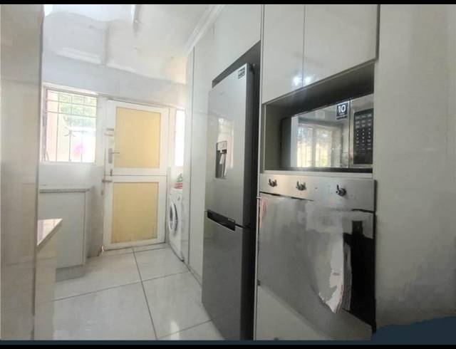 4 BEDROOM HOUSE FOR SALE IN THE WOLDS
